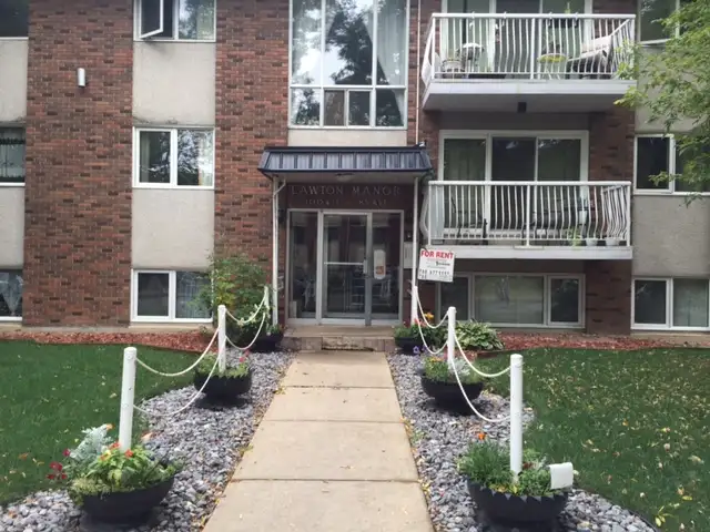 Large 2 BDRM in Old Strathcona! Renovated, Excellent Location!