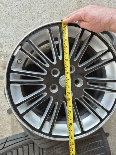 For sale 4 OEM alloy rims for Chrysler 300 . Very good condition . Hub: 2.5 in ; between studs dista...