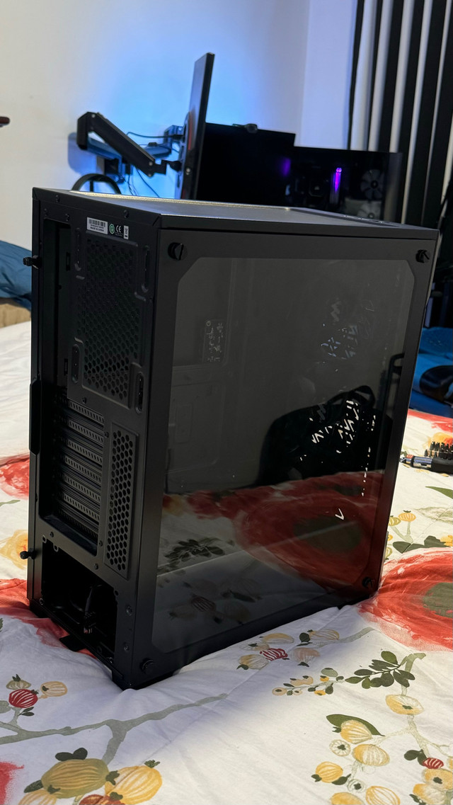 Pc Case (Corsair) dans Composants de système  à Ville de Montréal - Image 3