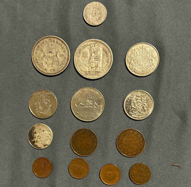 17 vielles Pièces de monnaie  dans Art et objets de collection  à Victoriaville