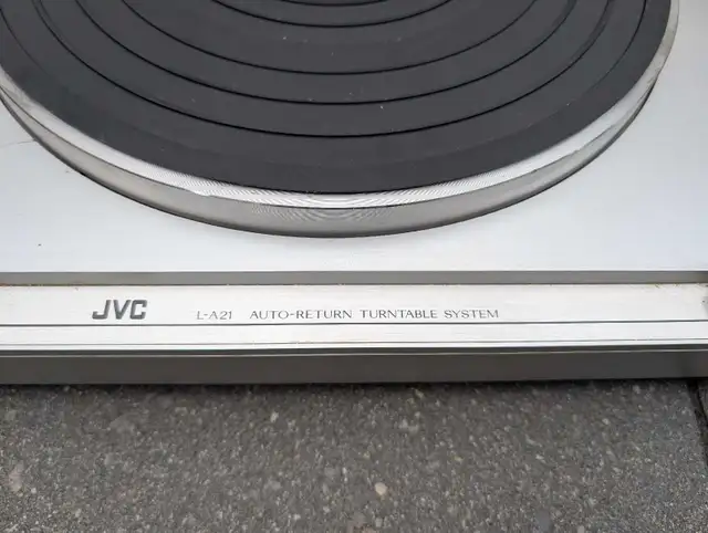 VINTAGE JVC MODEL L-A21 TURNTABLE - Tested in Stereo Systems & Home Theatre in Markham / York Region - Image 4