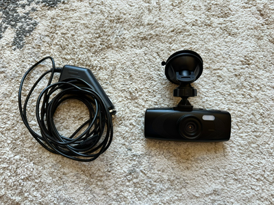 Stay safe and record every drive in crisp 1080P Full HD. This compact dash cam is easy to install, d...