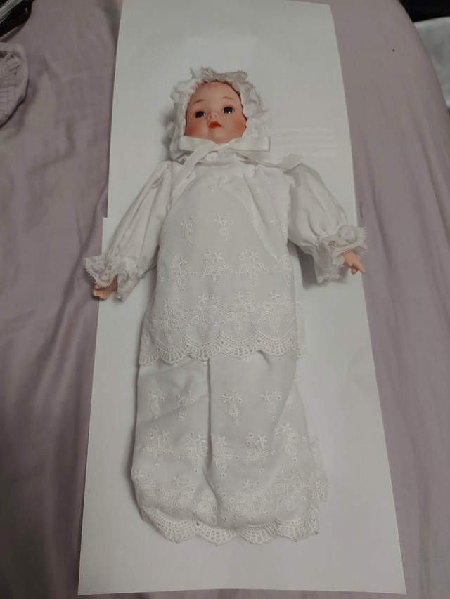 Vintage Musical Porcelain Baby Doll in Arts & Collectibles in Hamilton - Image 2