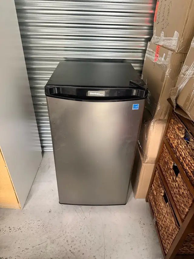 Danby Compact Refrigerator64840232306435120