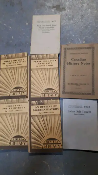 canadian histry notesl circa1919 4 new era library educatinal books1933 2 little blue books1926 loca...
