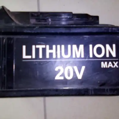 Rechargeable Lithium ion battery DCB204, View more