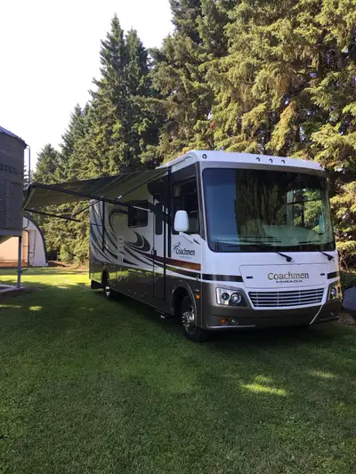 2012 Coachman Mirada DS29 Motorhome. Approx 38,000km on Ford V10 chassis. This unit it loaded and re...
