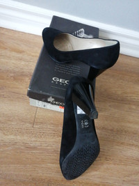 GEOX Respira  black Suede shoes .3inch heel',good condition
