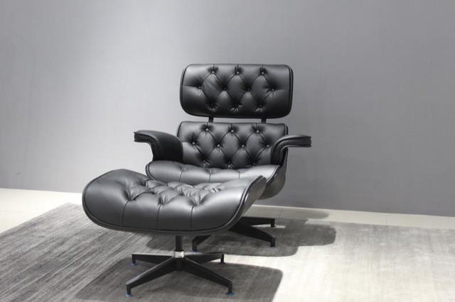 Mid Century Design Lounge Chair In real Italian Leather dans Chaises, Fauteuils inclinables  à Ville de Montréal - Image 4