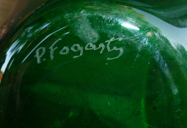 Vintage P Fogarty Artist Signed Green Glass Vase Sculpture in Arts & Collectibles in Sudbury - Image 3