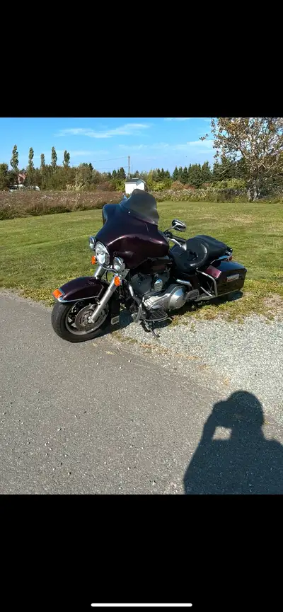 Up for sale is my Harley-Davidson FLHT Electra Glide from 2005 (Certified Rebuilt) a touring motorcy...