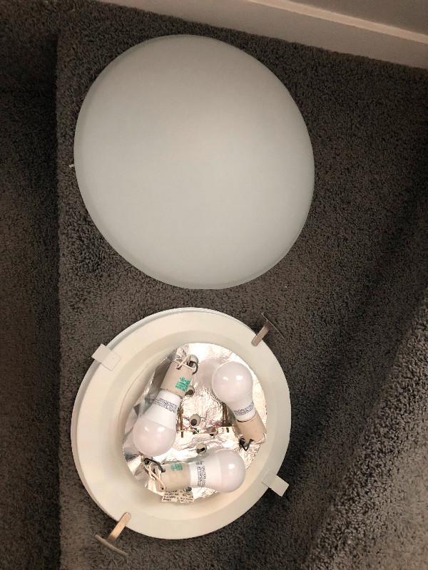 Ceiling light Fixture in Electrical in Edmonton - Image 4