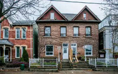 Large 1 Bed, All-Inclusive Apt in Riverside/Leslieville