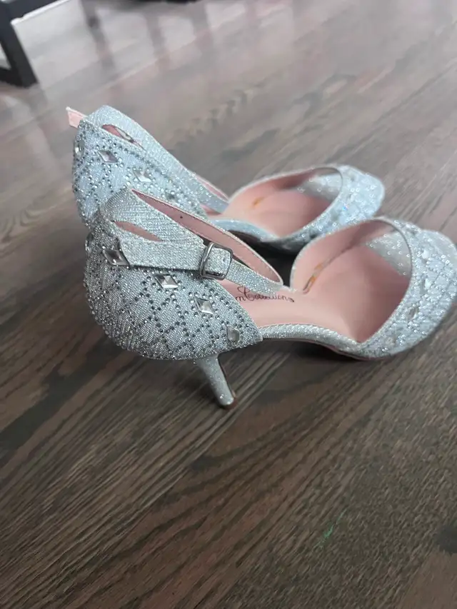Sparkly studded gems high heels size 7.5 in Women's - Shoes in Calgary - Image 6