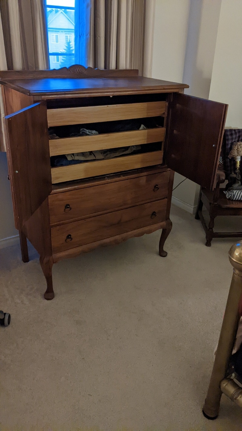 Men's Gibbard Walnut Dresser Dressers & Wardrobes Ottawa Kijiji