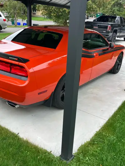2009 challenger srt8 50000km 6.1 hemi Kenne bell supercharger 555 hp to the wheels Torque monster st...
