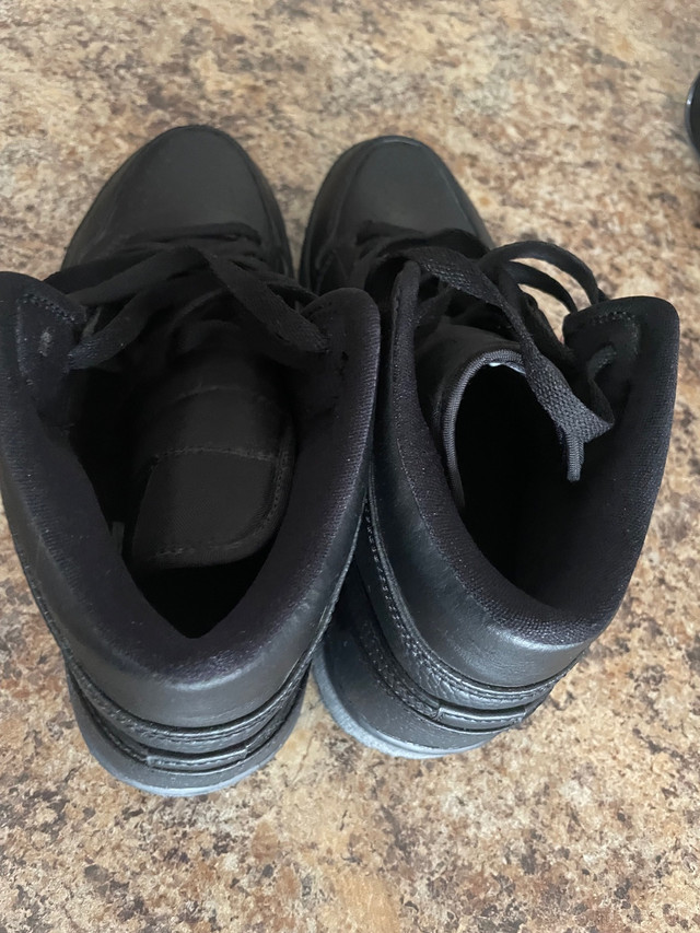 Air Jordan Mid 1 - All black men’s 9.5 in Men's Shoes in Oshawa / Durham Region - Image 3
