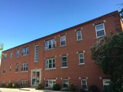 1 Bedroom Apartment in Hamilton East, ON. $1500, Avail Aug 1