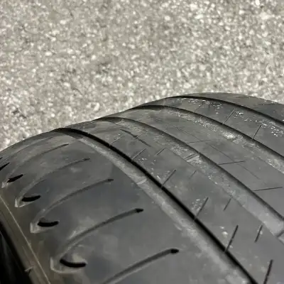BRAND: Bridgestone Alenza 001 Run Flat Summer Tires SIZE: 275 35 21 QUANTITY: *1 SINGLE TIRE* FITS:...