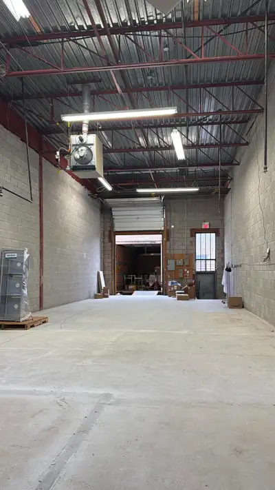 Available Warehouse + Office Space ( approx 1,000 sq ft) = $2,650+TAX Approx. 1,000 sq ft of functio...