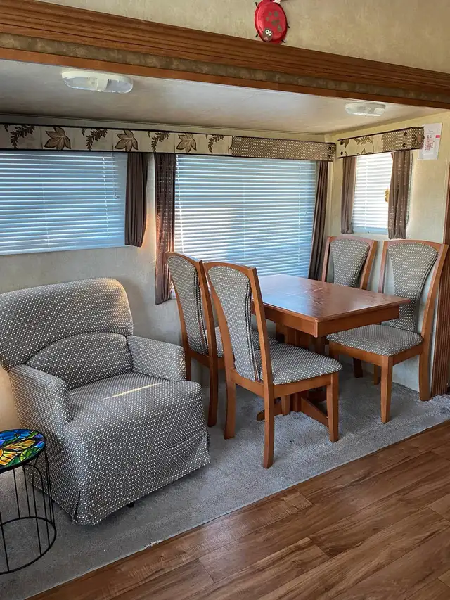 Roulotte à selette in RVs & Motorhomes in Lévis - Image 10