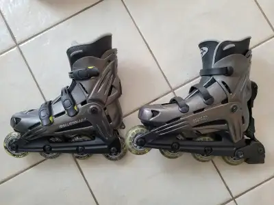Excellent condition Men size 9.5 Grey color Made in Italy