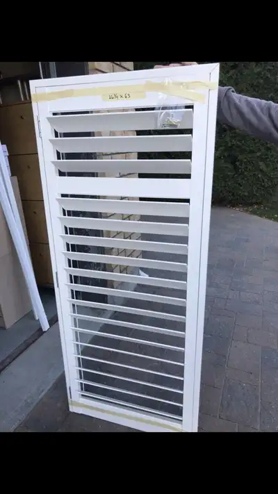 Persienne en PVC blanc excellente condition NÉGOCIABLE , View more