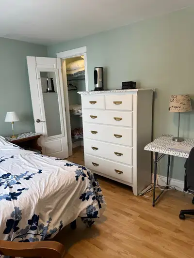 ** this is not an apartment ** One large private bedroom and private bathroom Queen size bed or doub...