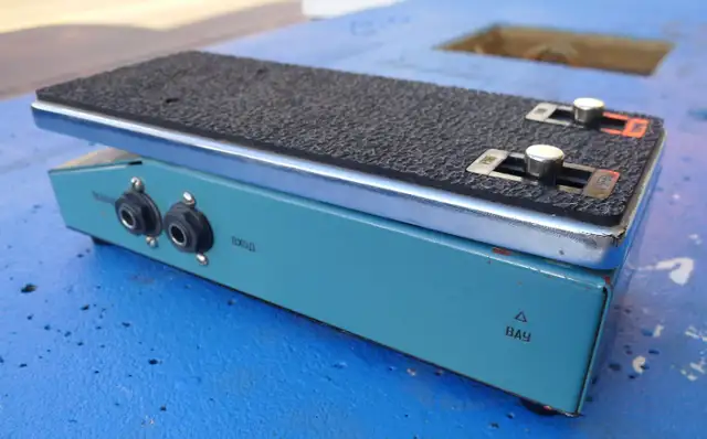 Spektr Spektr-2 80's Vintage Soviet USSR Fuzz Wah guitar pedal in Amps & Pedals in City of Toronto - Image 2