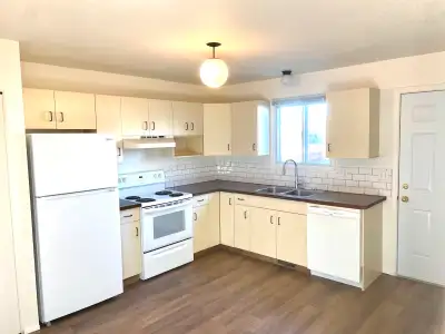 23 Rocky Mountain Blvd West Lethbridge Available June 7th. A newly renovated 4 bedroom townhouse. Re...