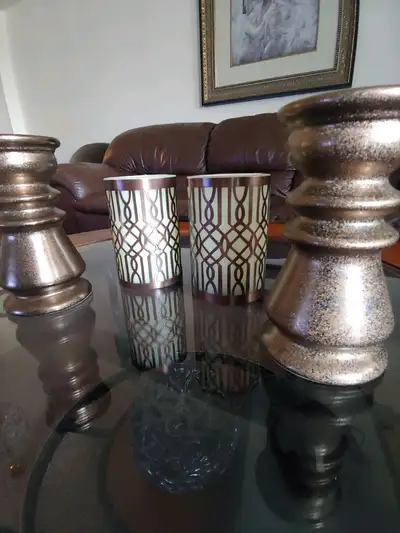 Gorgeous 4pes Set Candle With Ceramic Base $60 Firm