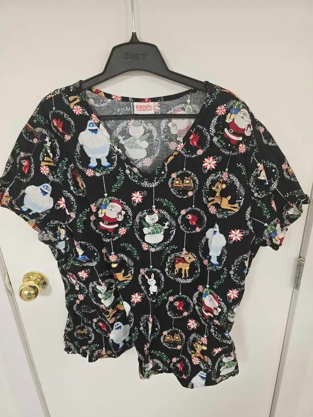 women's 3XL scrub top lot in Women's - Tops & Outerwear in Lethbridge - Image 8