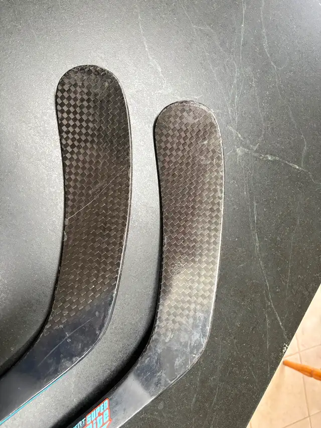 Left Hand Warrior Covert Super Dolomite Grip Senior Hockey Stick in Hockey in Kitchener / Waterloo - Image 9