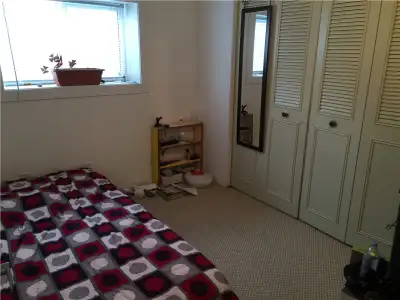 3 Beds, 1 Full Bath Basement Suite, Shawnessy SW, $1650, 1 yr lease, July 01 available 5-minute walk...