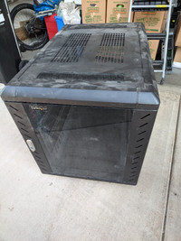 12U server rack: RARE FIND! Fits small places