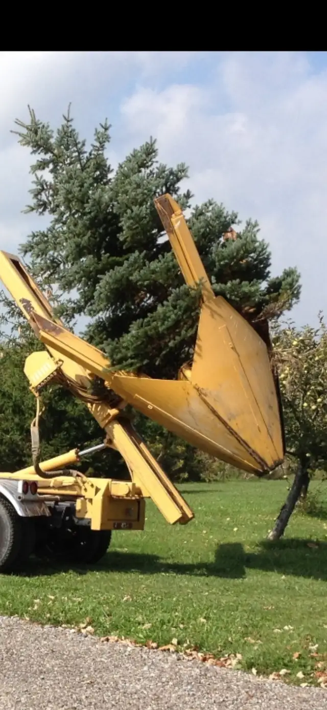 Truck Tree spade  in Heavy Equipment in Hamilton - Image 4
