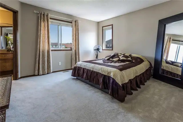 2-STOREY, 3 BED, 3.5 BATH, BONUS ROOM, ATTACHED GARAGE & DEVEOPE in Long Term Rentals in Calgary - Image 10