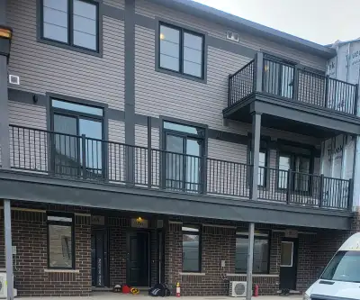 Spacious 2 Bed + 2.5 Bath Home in Kitchener – Available Now!
