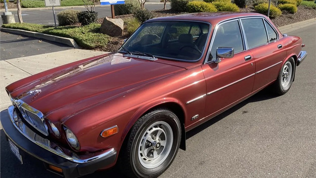 help needed. looking to locate my late fathers 1986 red  jaguar in Cars & Trucks in Kitchener / Waterloo - Image 2