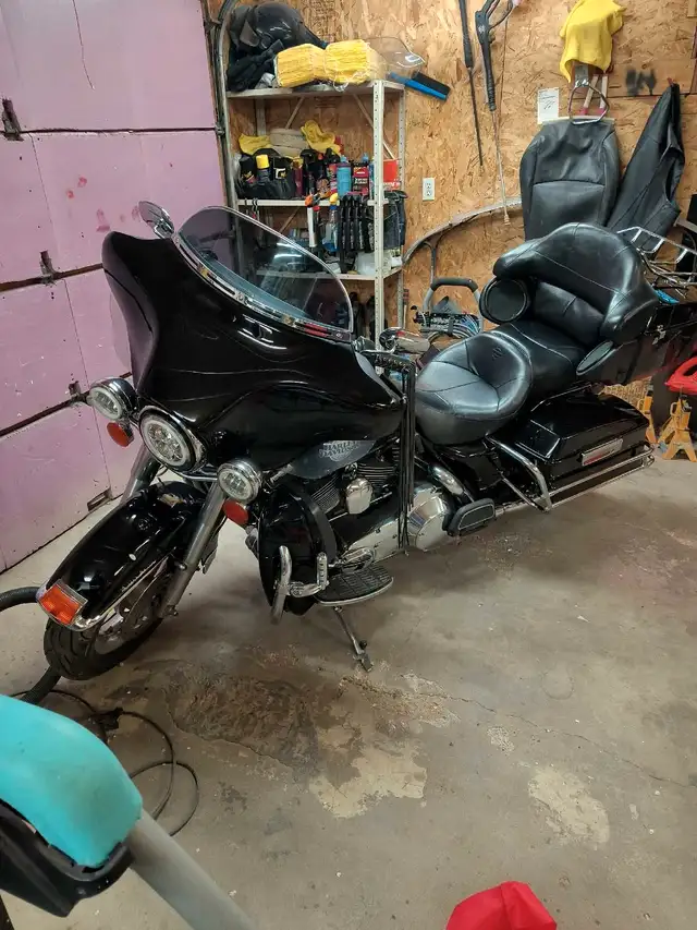 2005 Electra glide ultra classic in Touring in Regina - Image 4