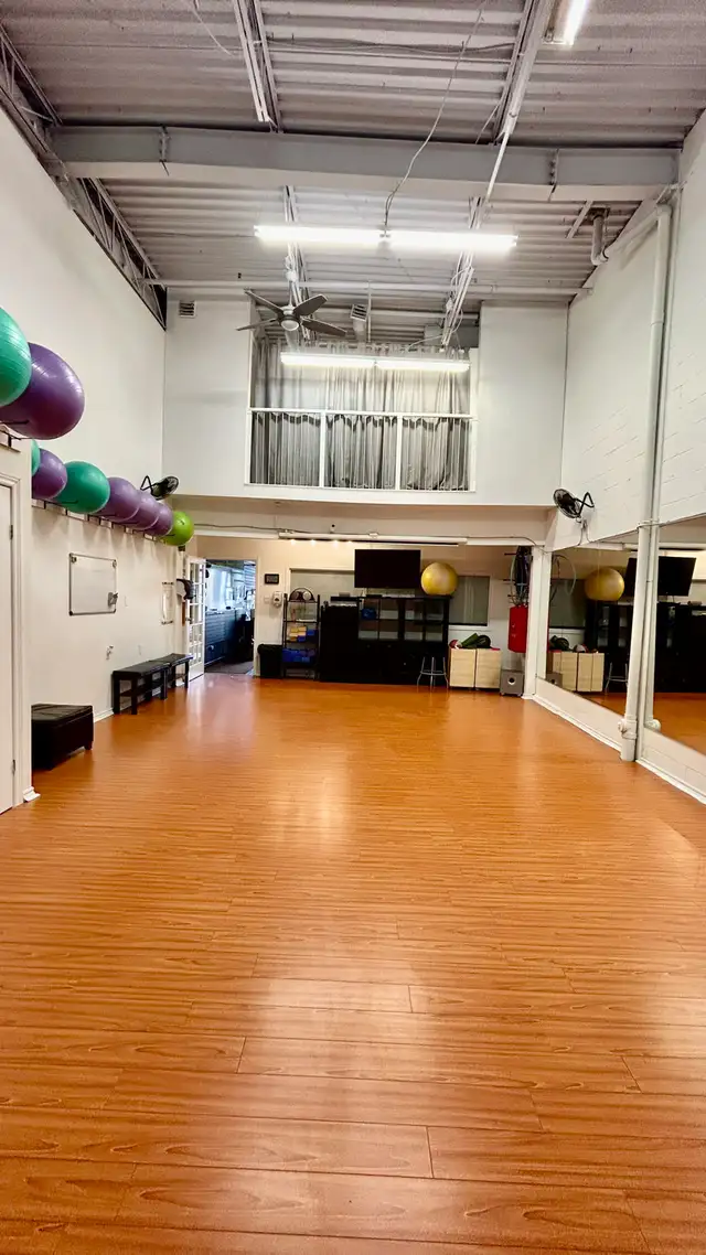 Hourly Rent-Studio Space (Markham Rd)