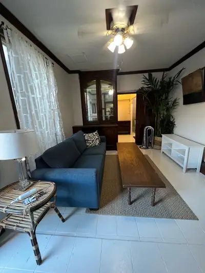 Downtow Leslieville! - restaurants, pools, lake, trails, bea