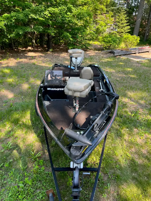 1989 Ranger 320V Bass Boat 16' in Powerboats & Motorboats in Pembroke - Image 5