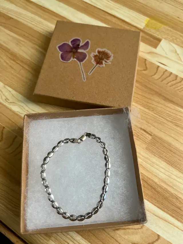 10K White Gold Bracelet in Jewellery & Watches in Ottawa - Image 3
