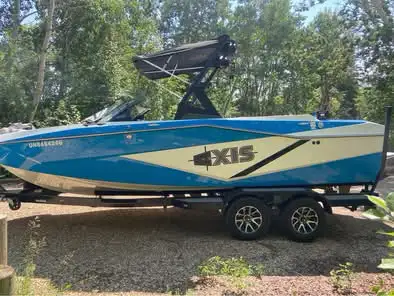 2023 Axis T220 60hrs bimi top, touchscreen with pre set capabilities, boat has every available optio...