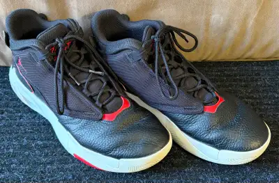 Men’s Jordan Max Aura 4 Shoes, View more