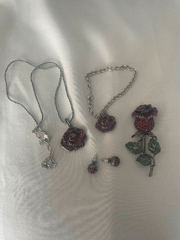 Swarvoski Austrian Crystal Red Rose Jewellery Set in Jewellery & Watches in Bedford - Image 2