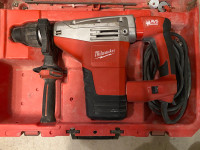 (5426-21) Milwaukee 1-3/4” SDS MAX hammer drill & core bits 