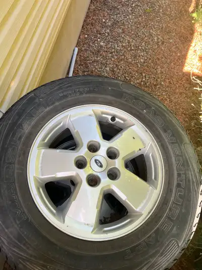4 mags en bonne conditions pour un ford escape 2010 200$ pour les 4