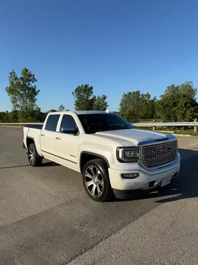 2017 gmc sierra Denali 6.2 litre v8 clean title, truck has 138,000kms and is in great condition, rec...